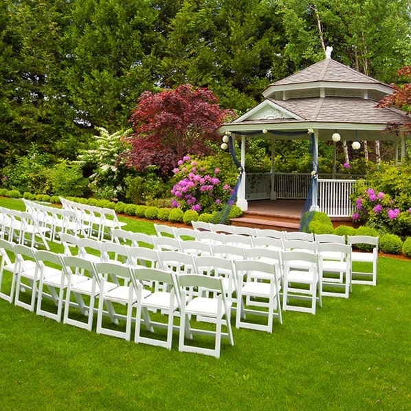 los baños de renta para fiestas ofrecen servicio de entrega y recolección de los baños en el lugar del evento